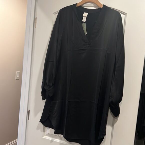 Black silky long sleeve dress - Picture 4 of 10